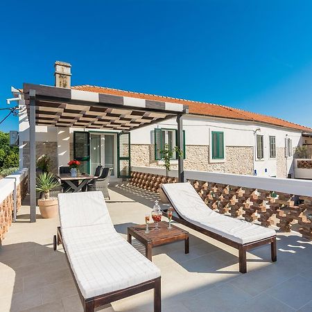 Apartments Fontana Zadar Exterior photo