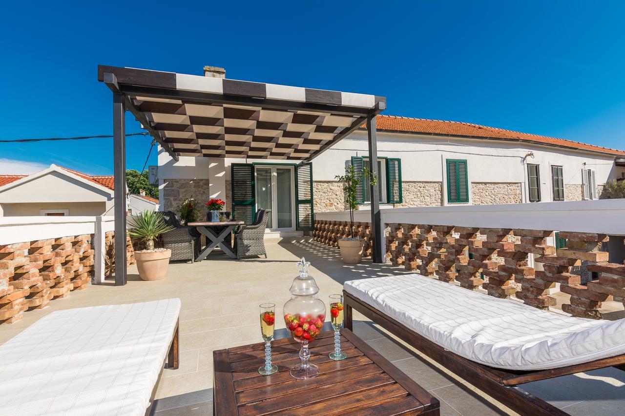 Apartments Fontana Zadar Exterior photo